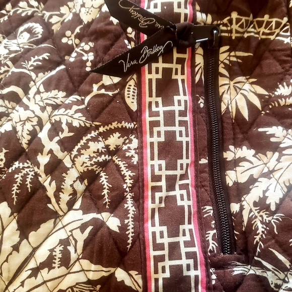 Vera Bradley medium shoulder bag Imperial Toile brown with cream pattern - Picture 2 of 5